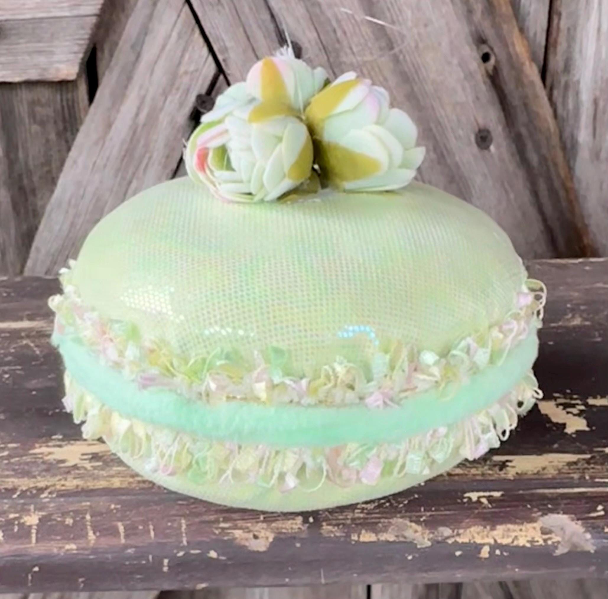 Mint Macaron with Roses, 5 Inches