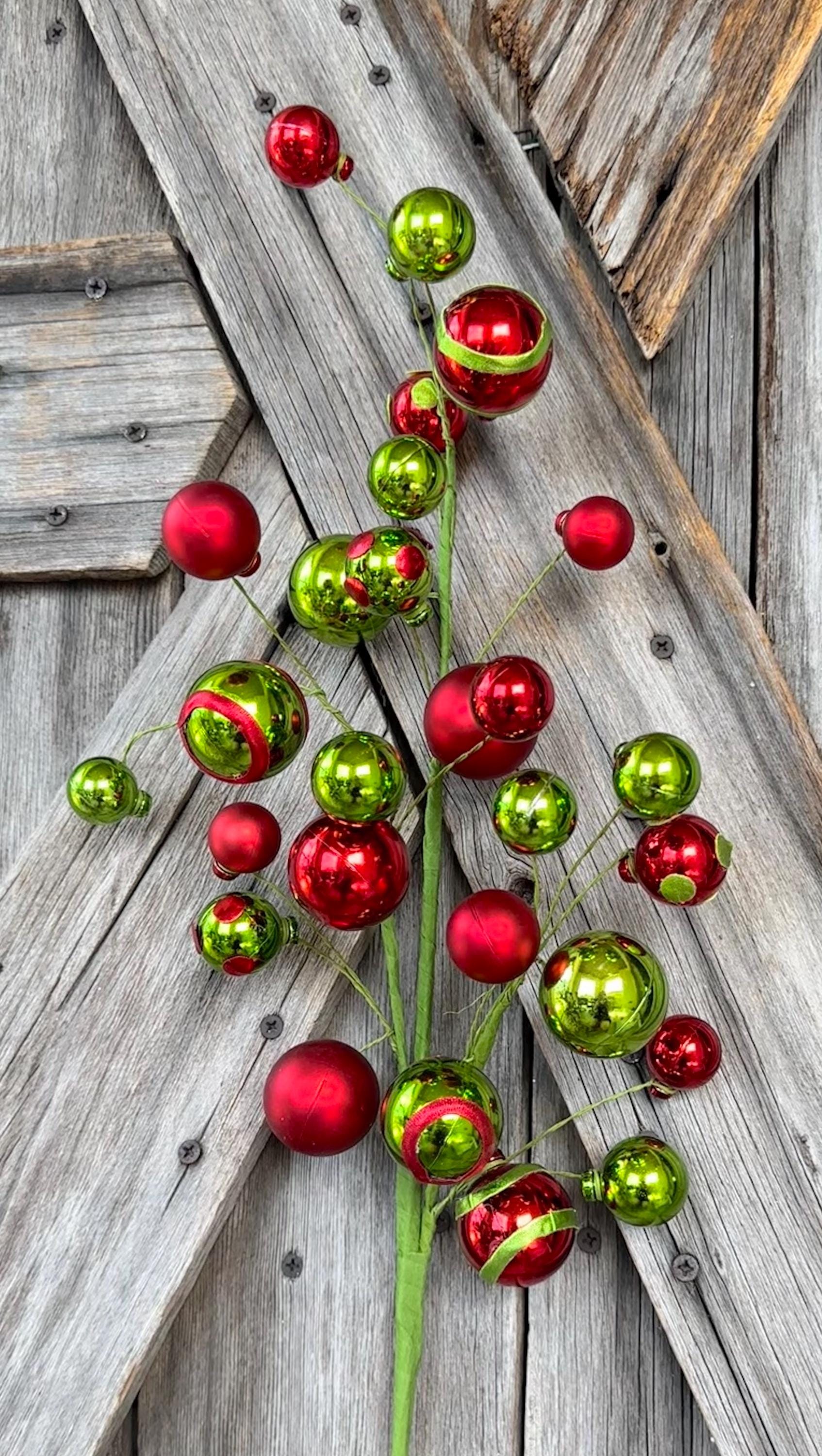 Red Green Ball Spray