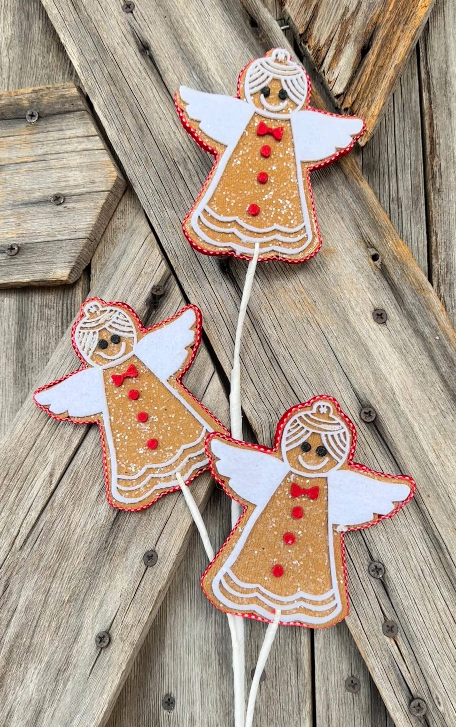 Gingerbread Angel Spray