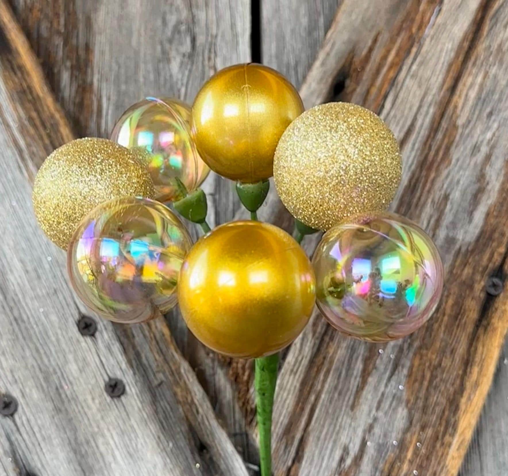 Gold Oridescent Ball Pick