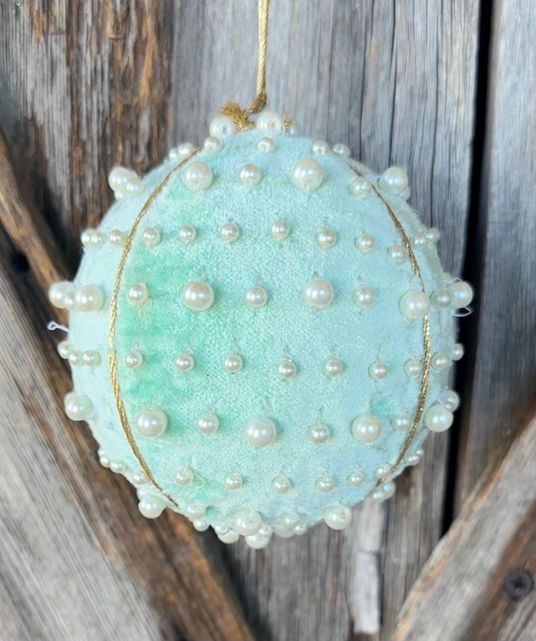 Velvet with Pearl Mint 3.5 Inch Shatterproof Ornament