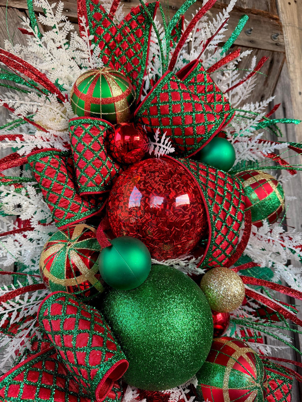 Red Green Christmas Decor, Traditional Christmas, Christmas Swag, Christmas Wreath, Christmas Door Hanging, Holiday Swag