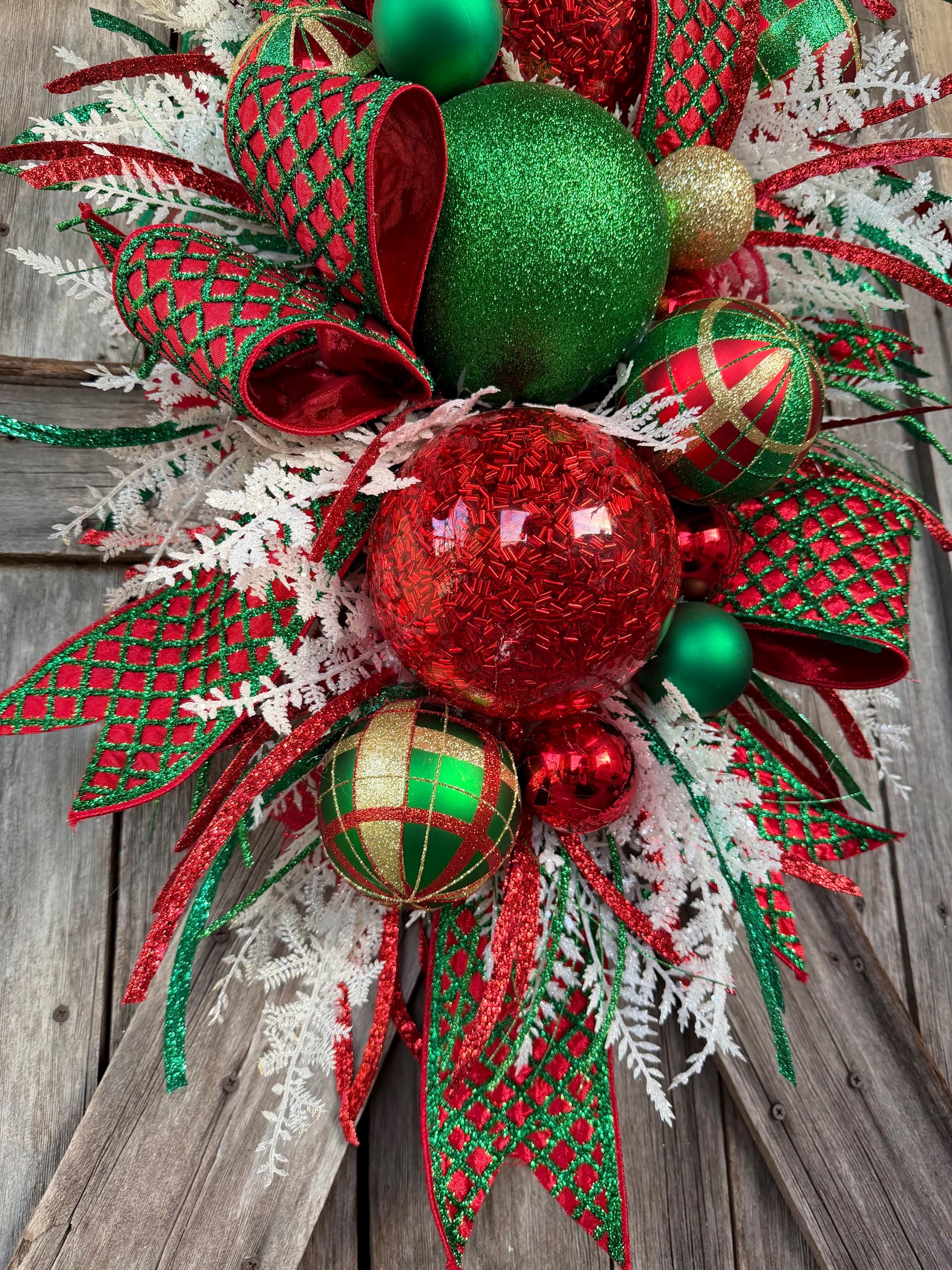 Red Green Christmas Decor, Traditional Christmas, Christmas Swag, Christmas Wreath, Christmas Door Hanging, Holiday Swag