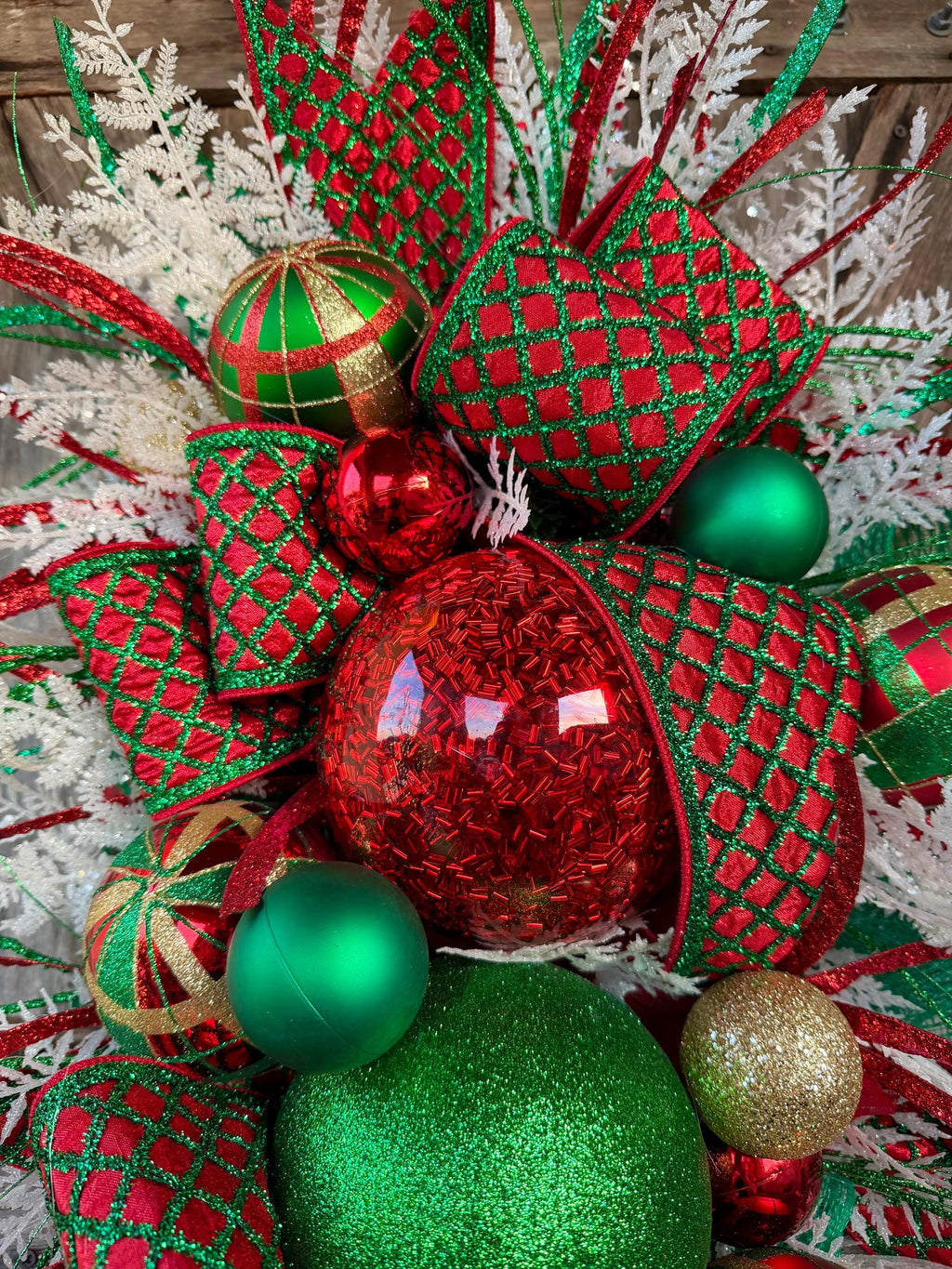 Red Green Christmas Decor, Traditional Christmas, Christmas Swag, Christmas Wreath, Christmas Door Hanging, Holiday Swag