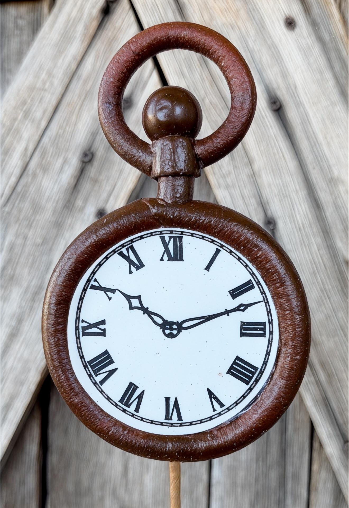Brown Clock Pick