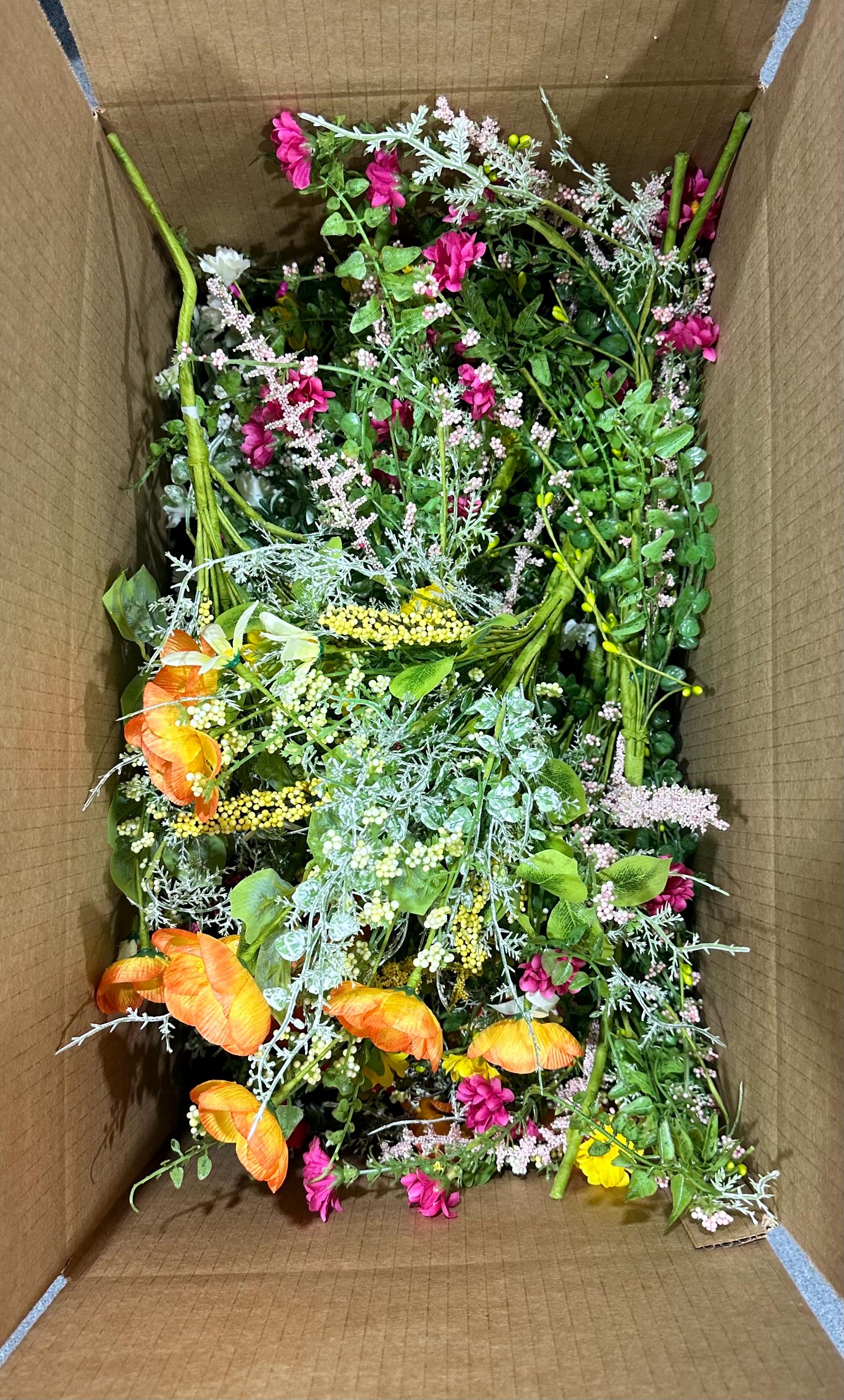 Box of 20 Summer Bushes ~ Used~ Destash
