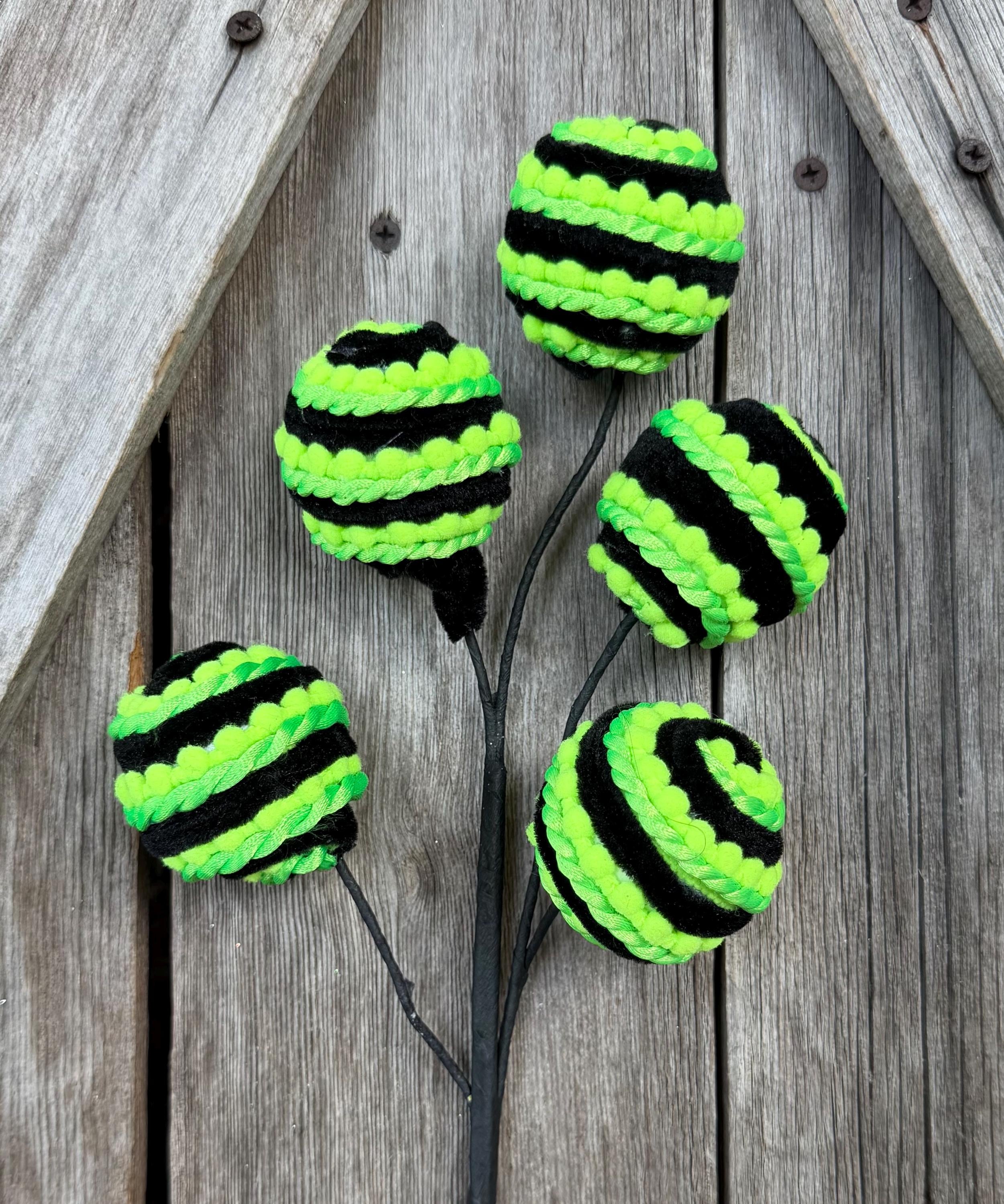 Green Black Ball Spray