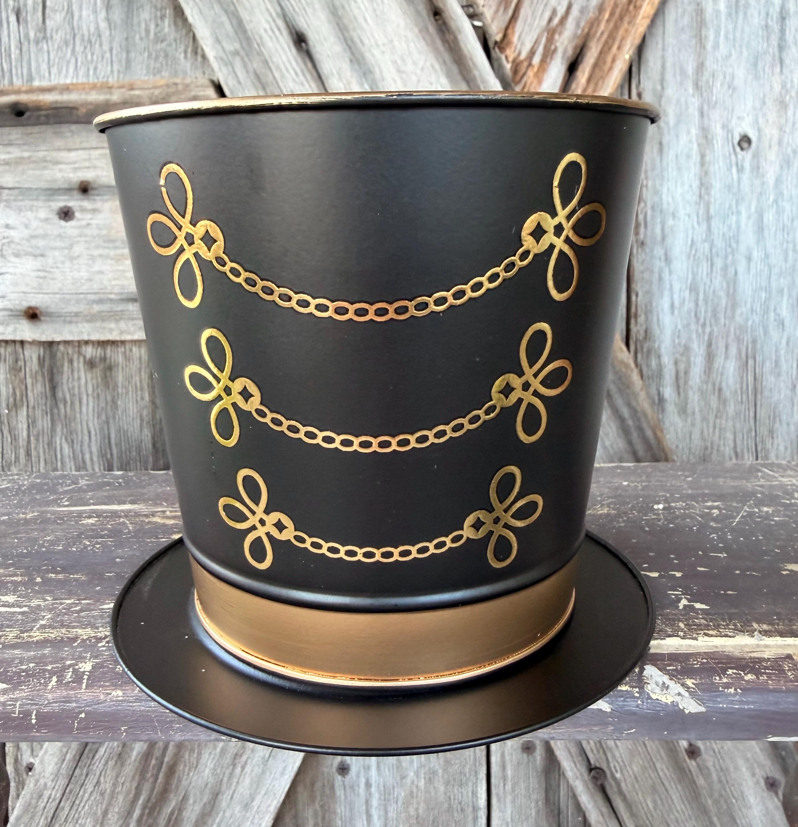 Metal Nutcracker Hat Holder, 5 Inches, Small