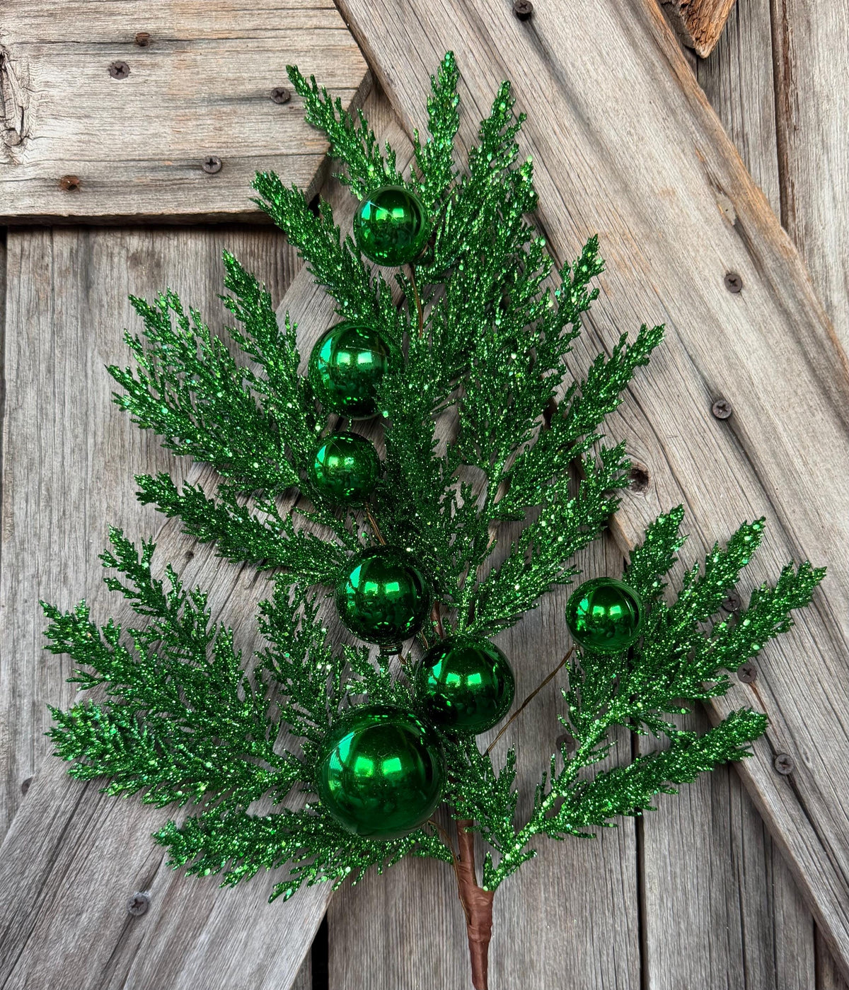 Green Ornament Cedar Spray, 314